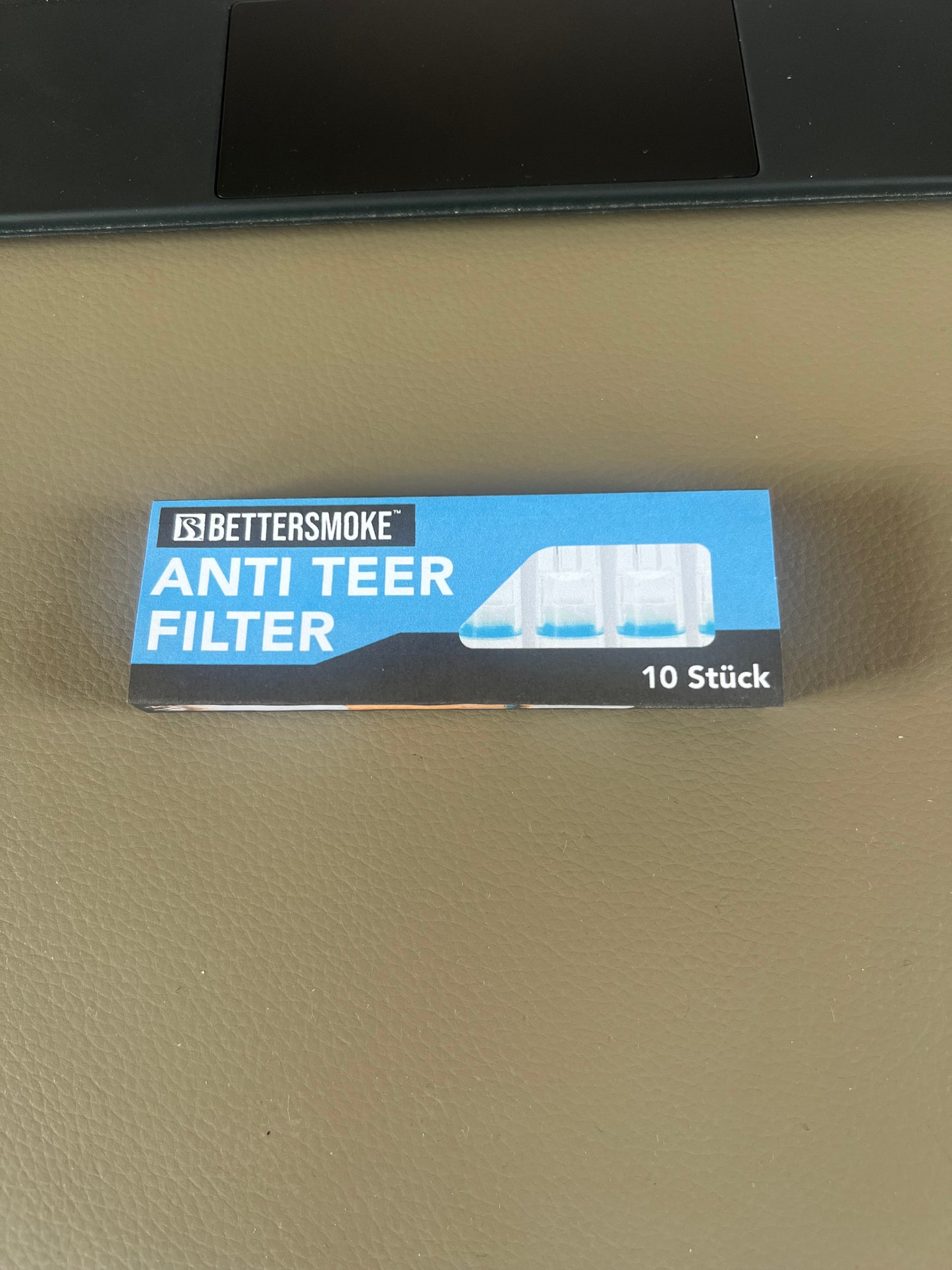 Display mit 20x „Anti Teer Filter 10er Packung“